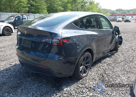 2025 Tesla Model Y Long Range Dual Motor All-Wheel Drive from USA, damaged, VIN 7SAYGDED2SF272932